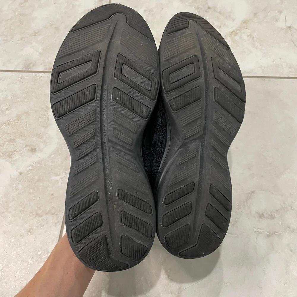APL Womens Techloom Pro Sneaker 7.5